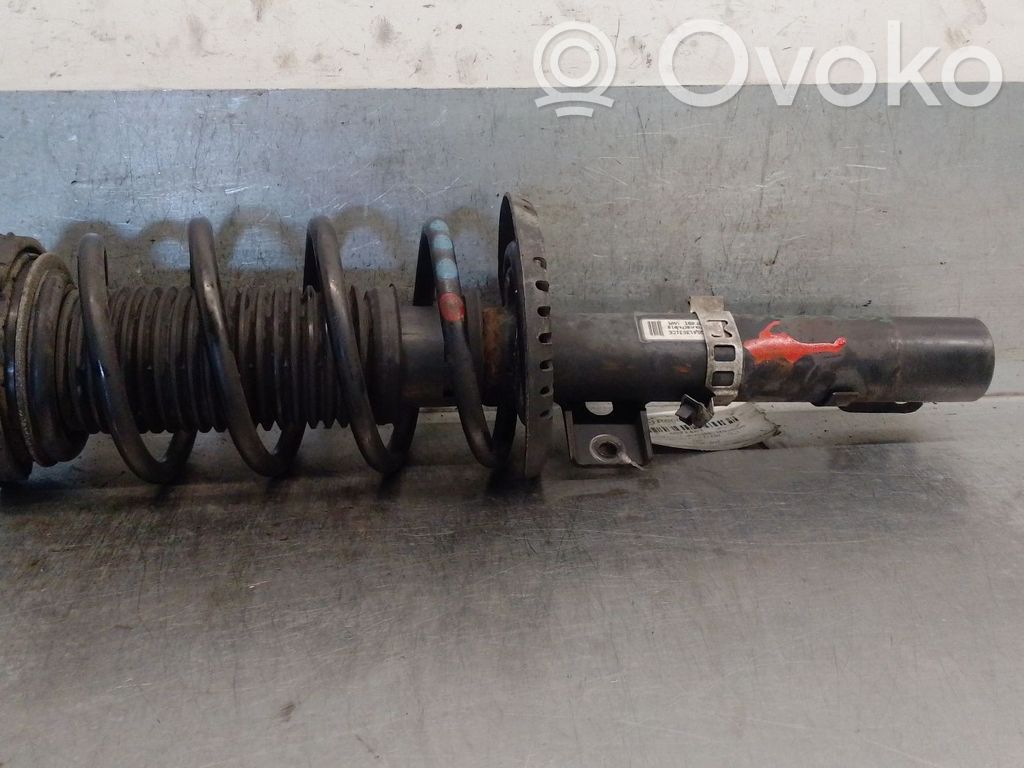 Volkswagen Polo IV 9N3 Amortyzator osi przedniej ze sprężyną