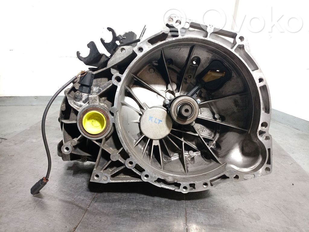 Ford Transit Cutie viteze manuală cu 5 trepte 