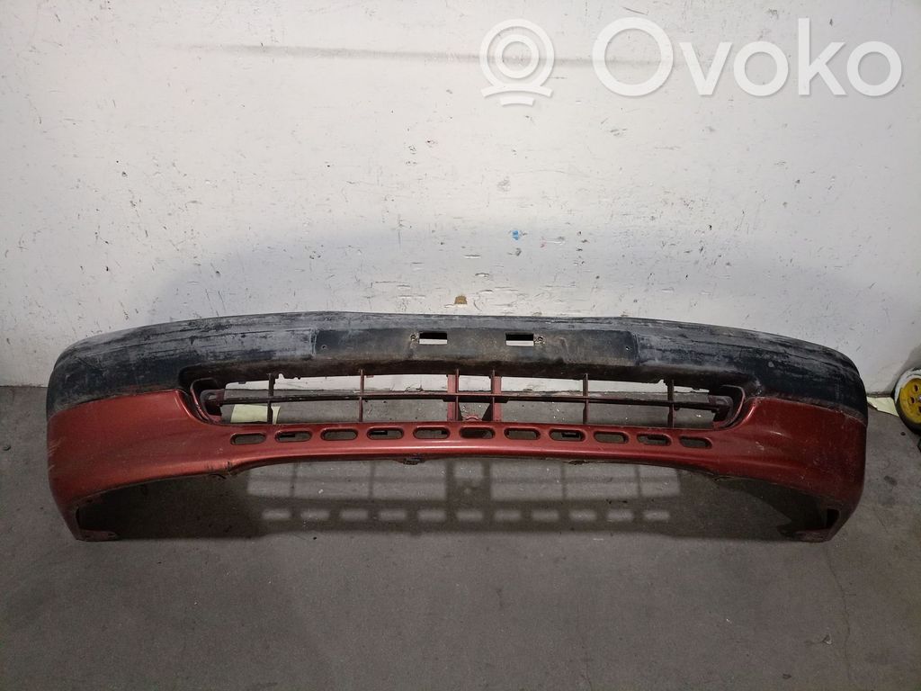 Toyota Corolla Verso E110 Zderzak przedni 