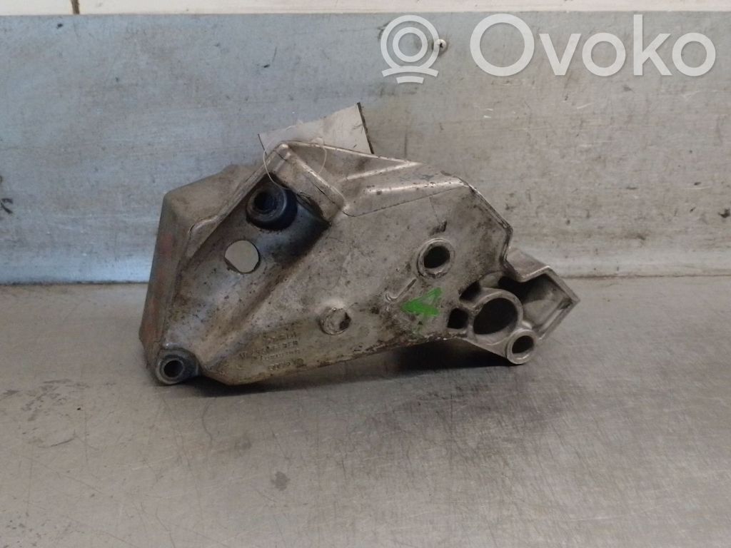Skoda Octavia Mk1 (1U) Dzinēja spilvens 