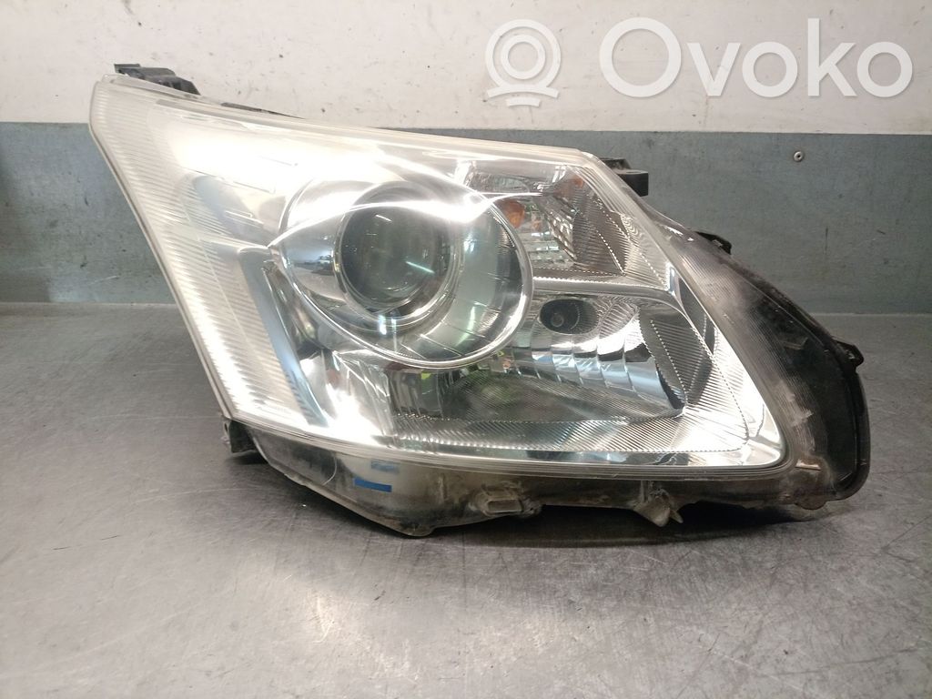 Toyota Avensis T270 Phare frontale 