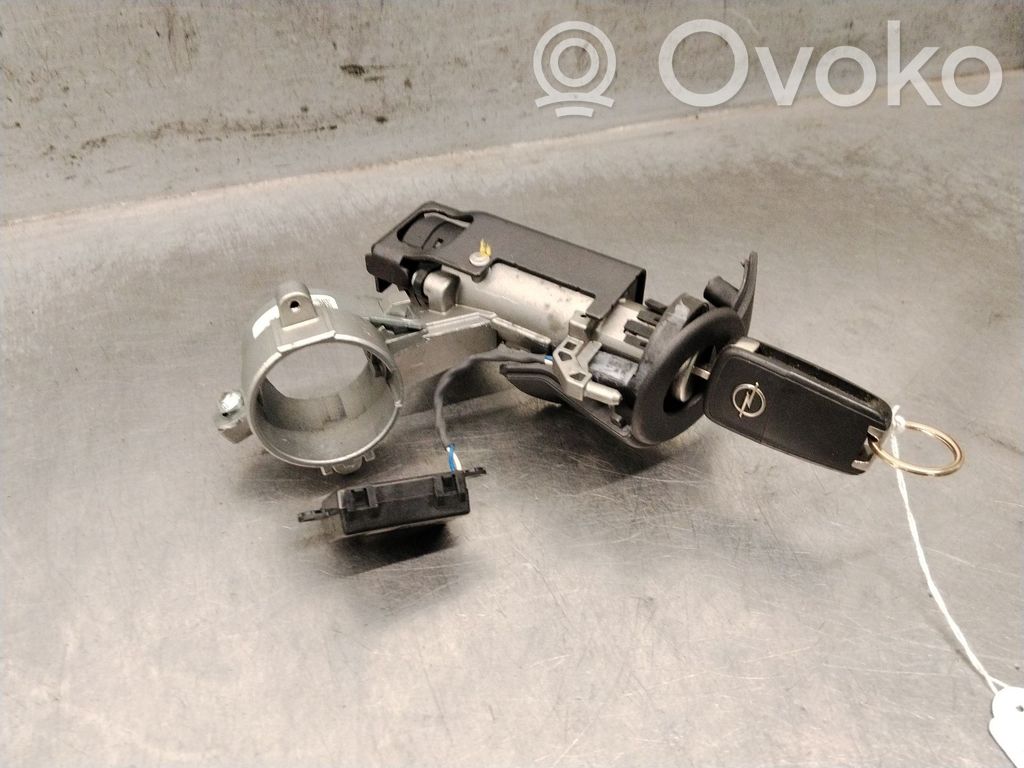 Opel Corsa E Aizdedzes atslēga 