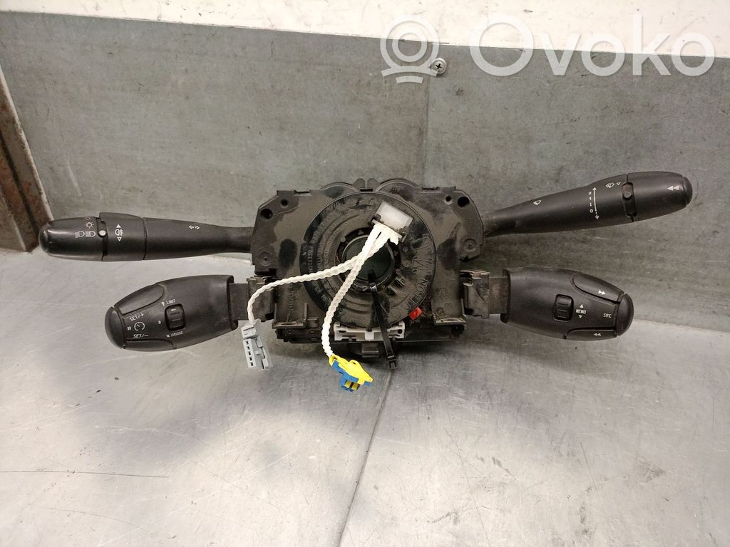 Citroen Berlingo Interrupteur d'éclairage de la cabine dans le panneau