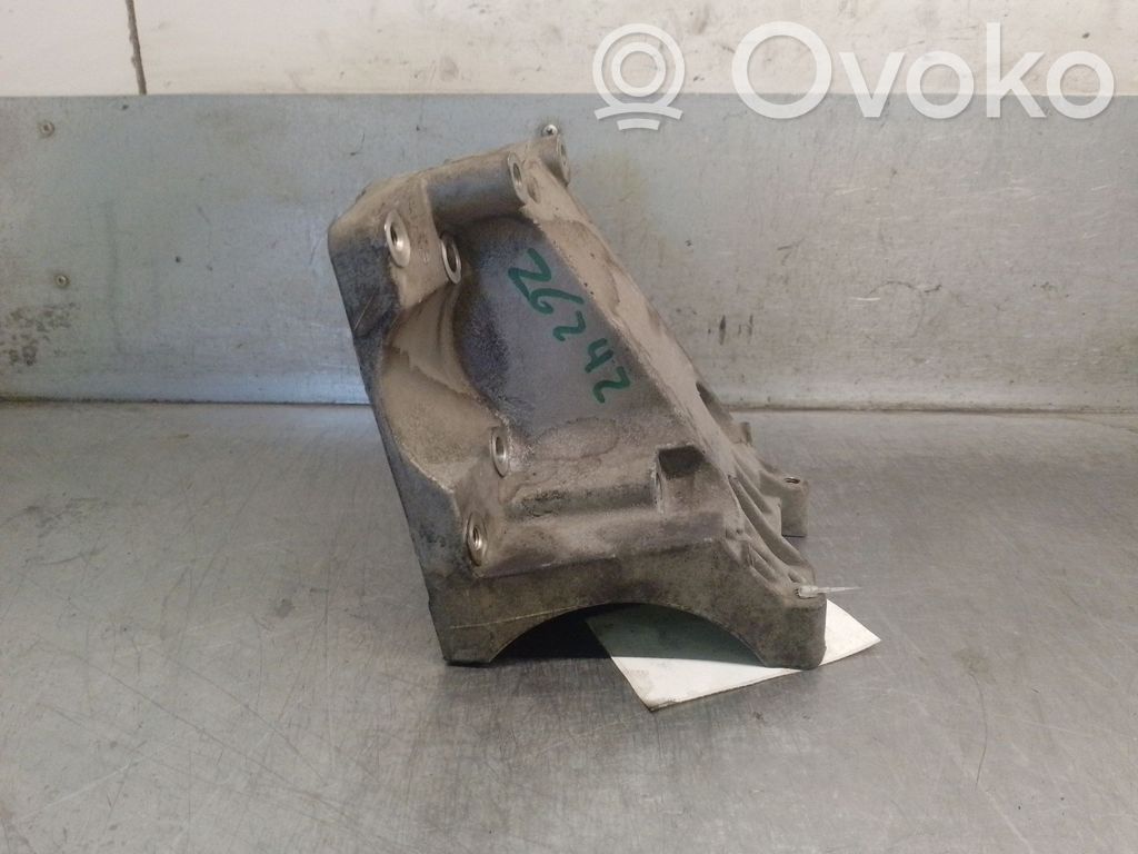 Ford Focus Moottorin kiinnikekorvake 