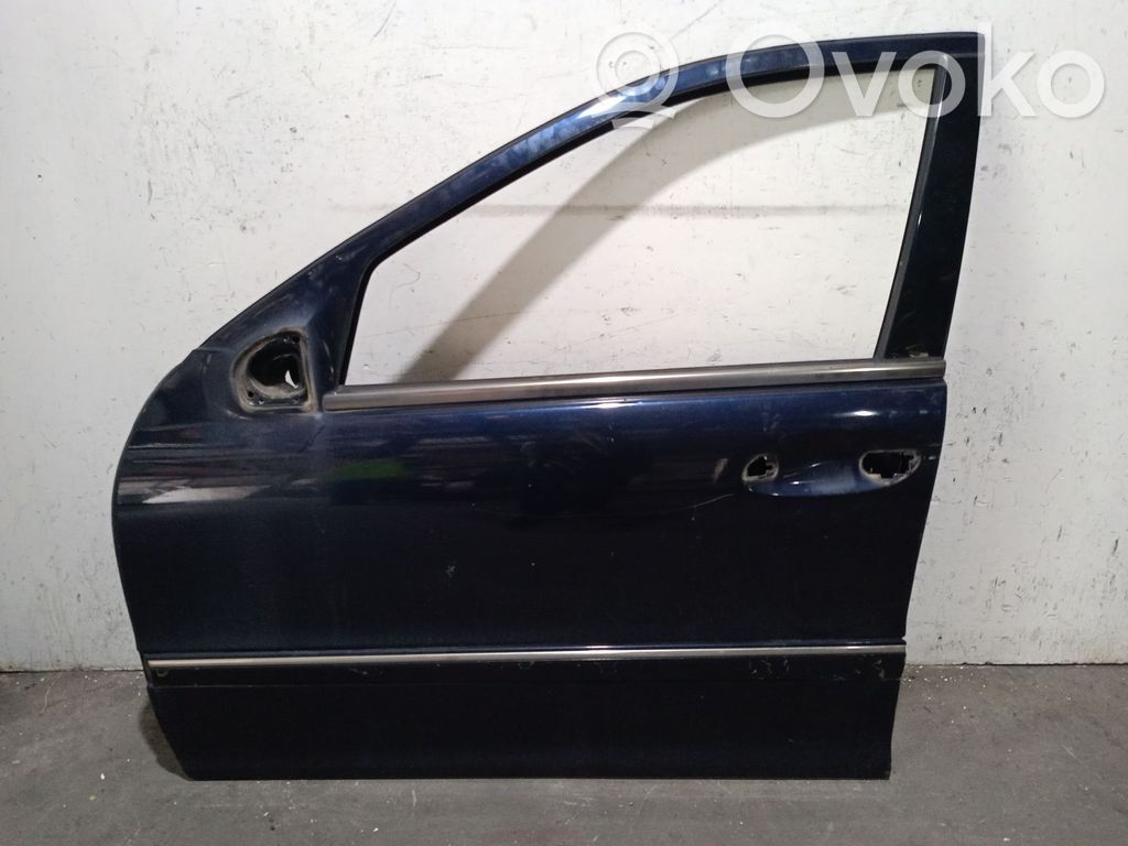 Mercedes-Benz C W203 Drzwi przednie 