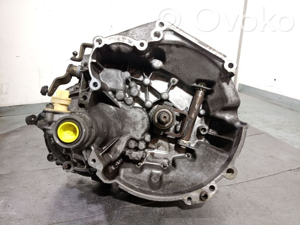 Peugeot 206 Manual 5 speed gearbox 