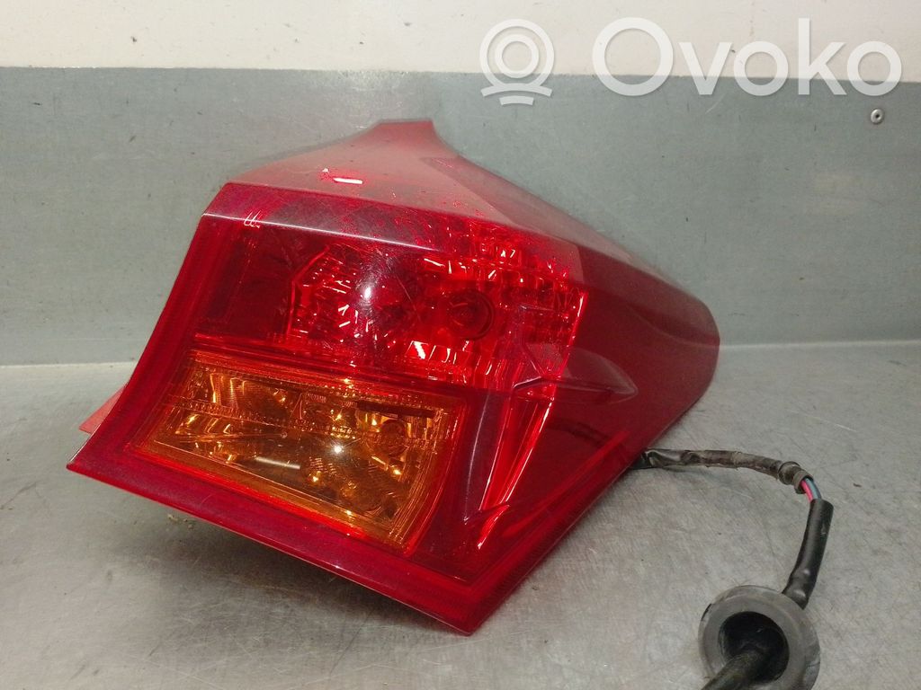 Toyota Auris E180 Lampa tylna 