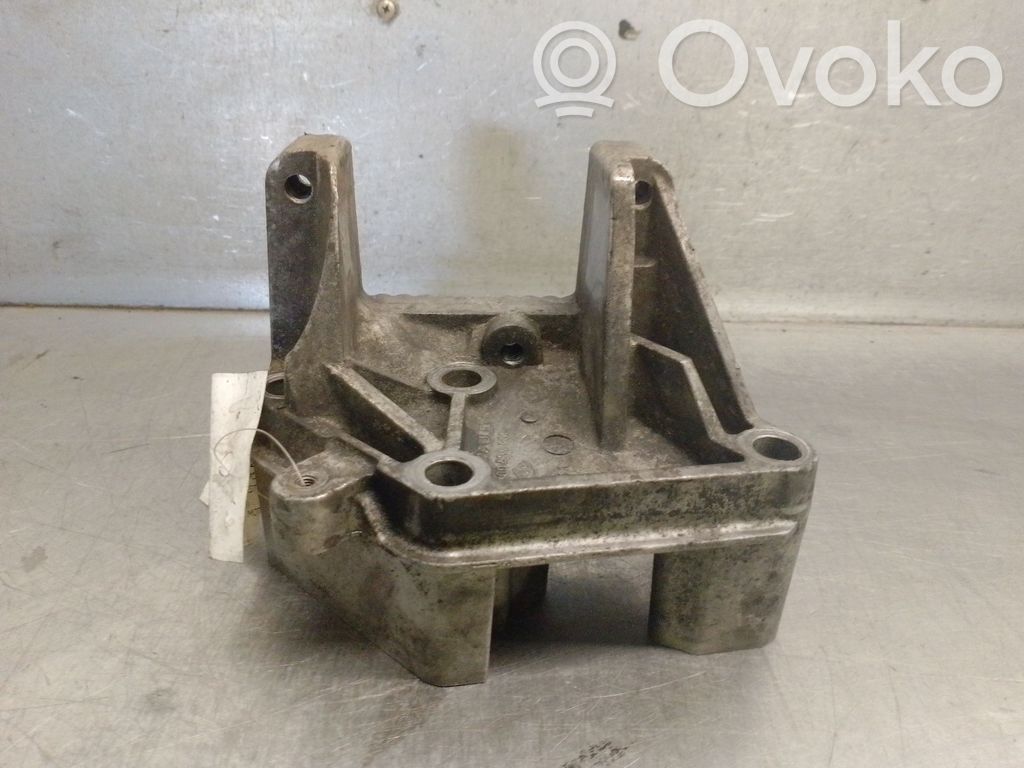 Renault Master II Supporto di montaggio del motore
