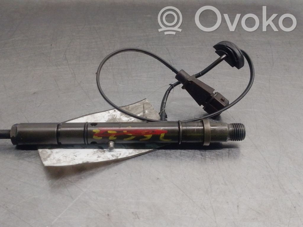 Audi A6 S6 C5 4B Polttoainesuutin 