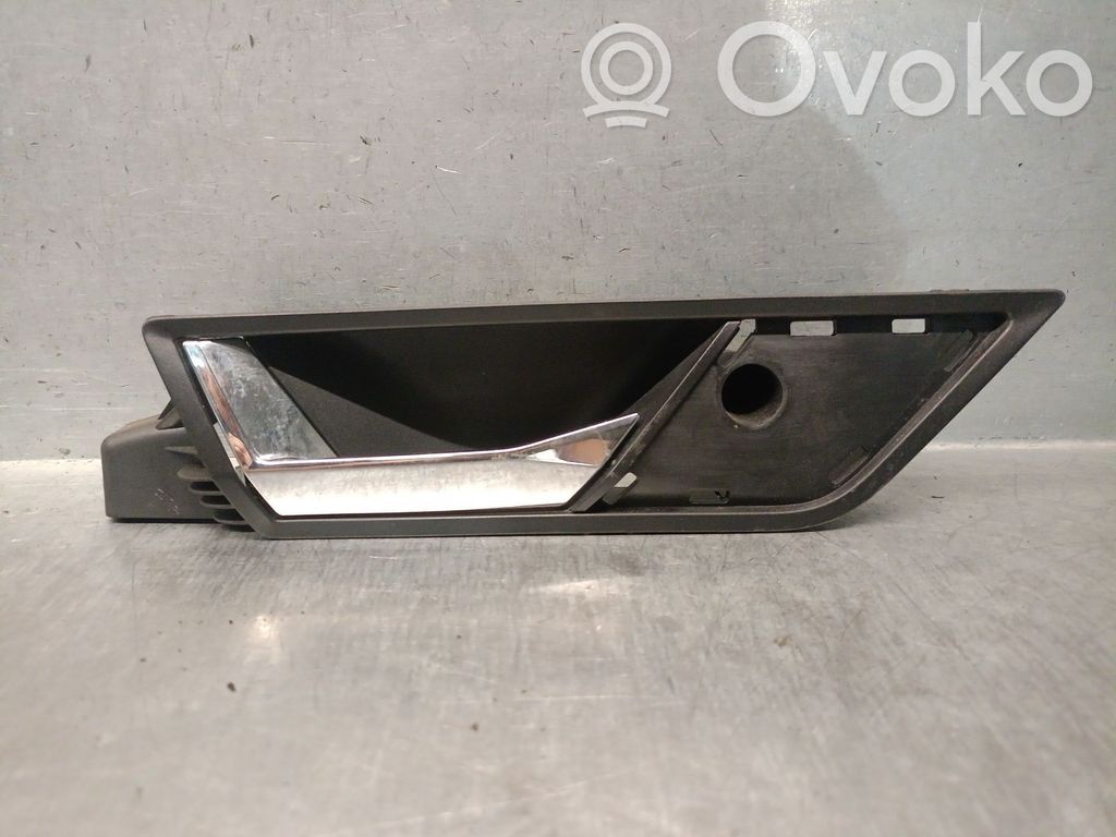 Skoda Fabia Mk3 (NJ) Manecilla interna puerta trasera 