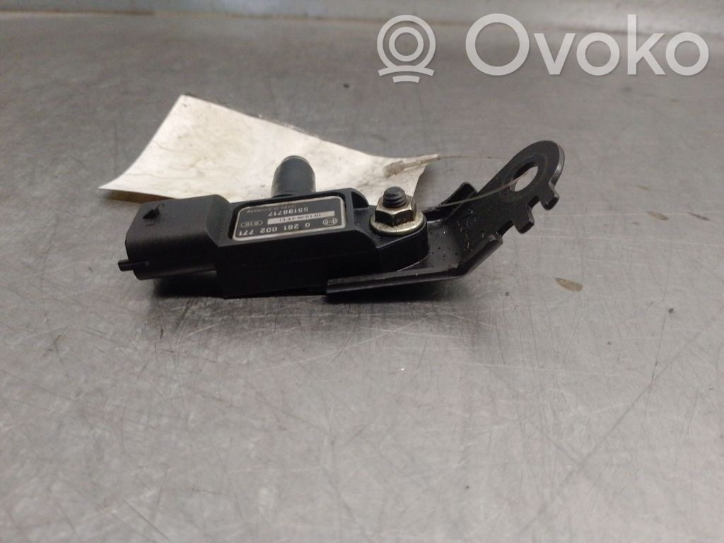 Opel Astra H Czujnik ciśnienia oleju 