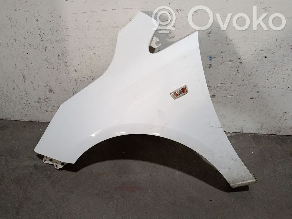 Opel Corsa E Błotnik przedni