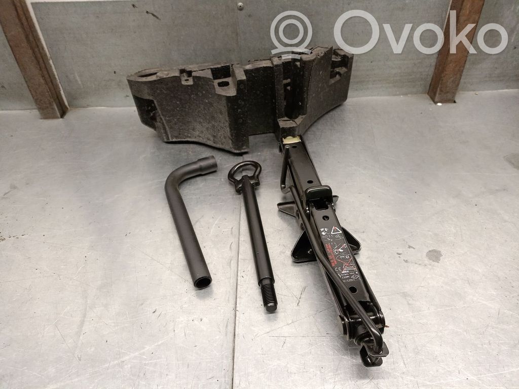 Renault Megane II Lift Jack 
