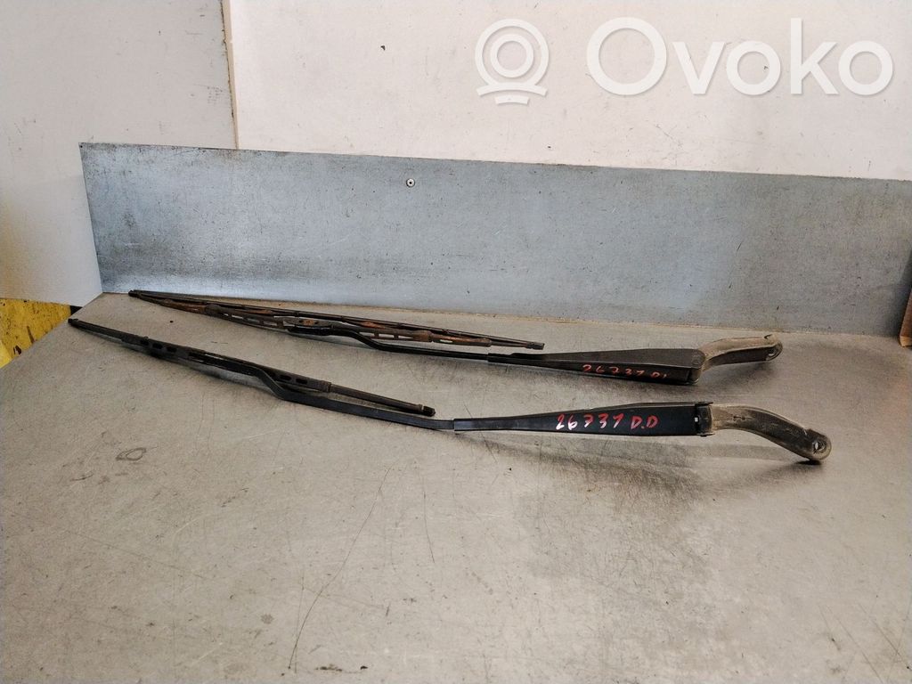 Ford Mondeo Mk III Wischerarm vorne
