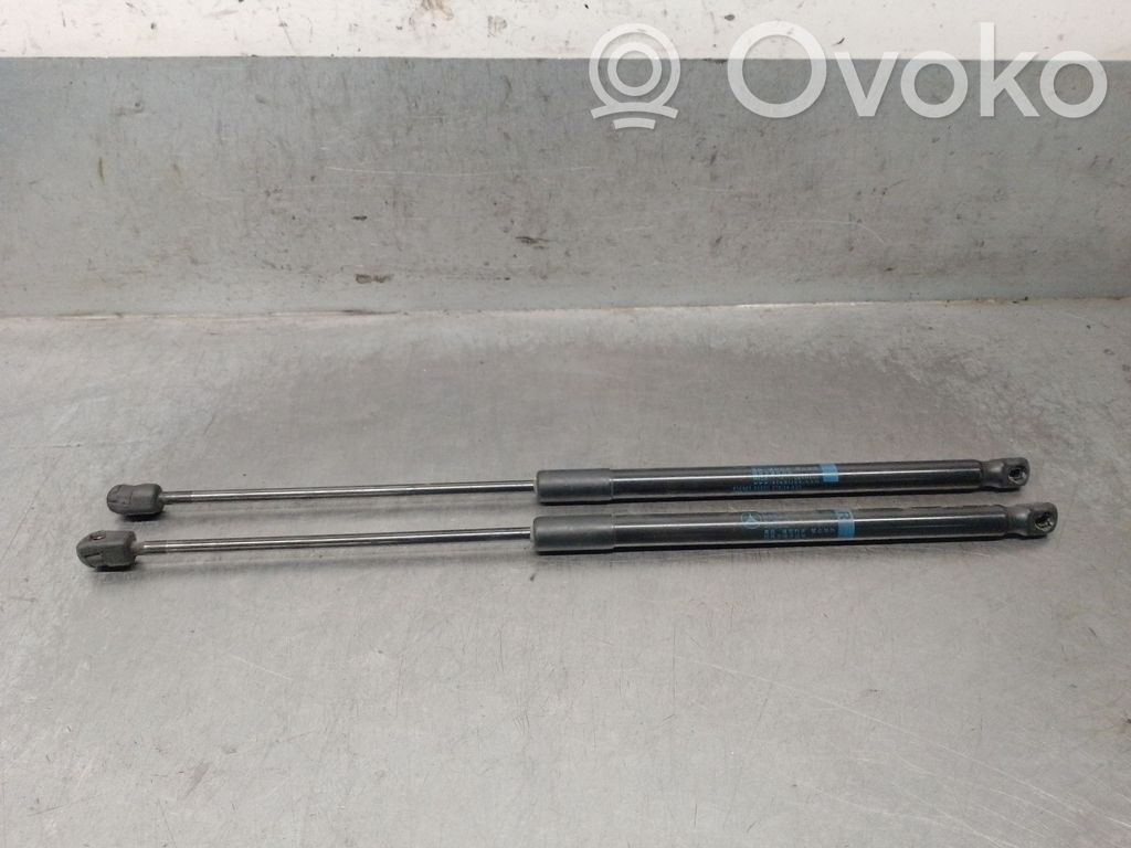 Mercedes-Benz A W176 Amortizatorius galinio dangčio