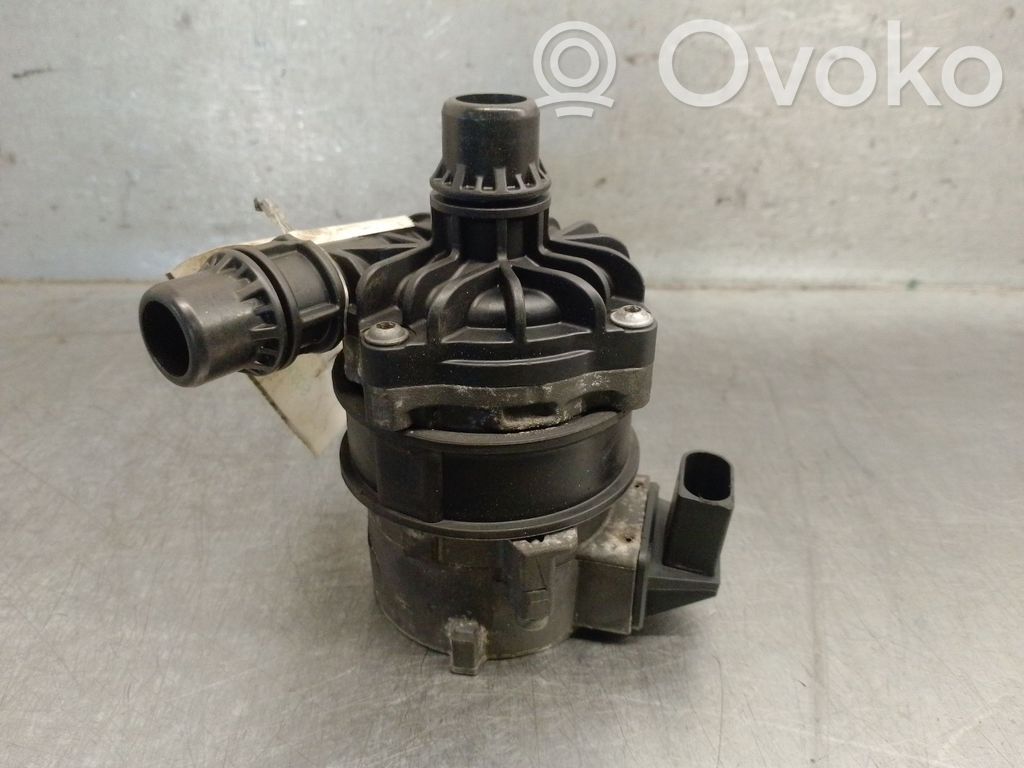 Mercedes-Benz A W176 Bomba de agua 
