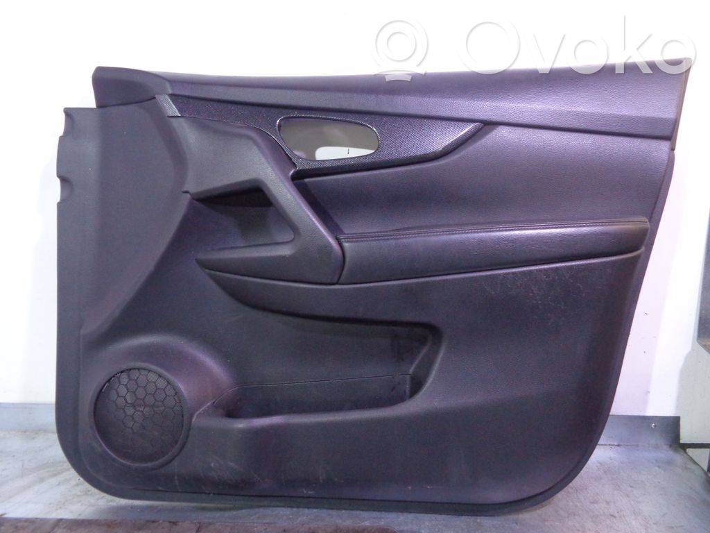 Nissan X-Trail T32 Rivestimento del pannello della portiera anteriore 