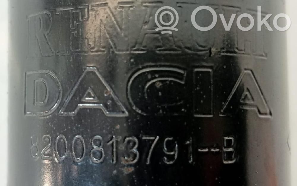 Dacia Duster Etuiskunvaimennin 