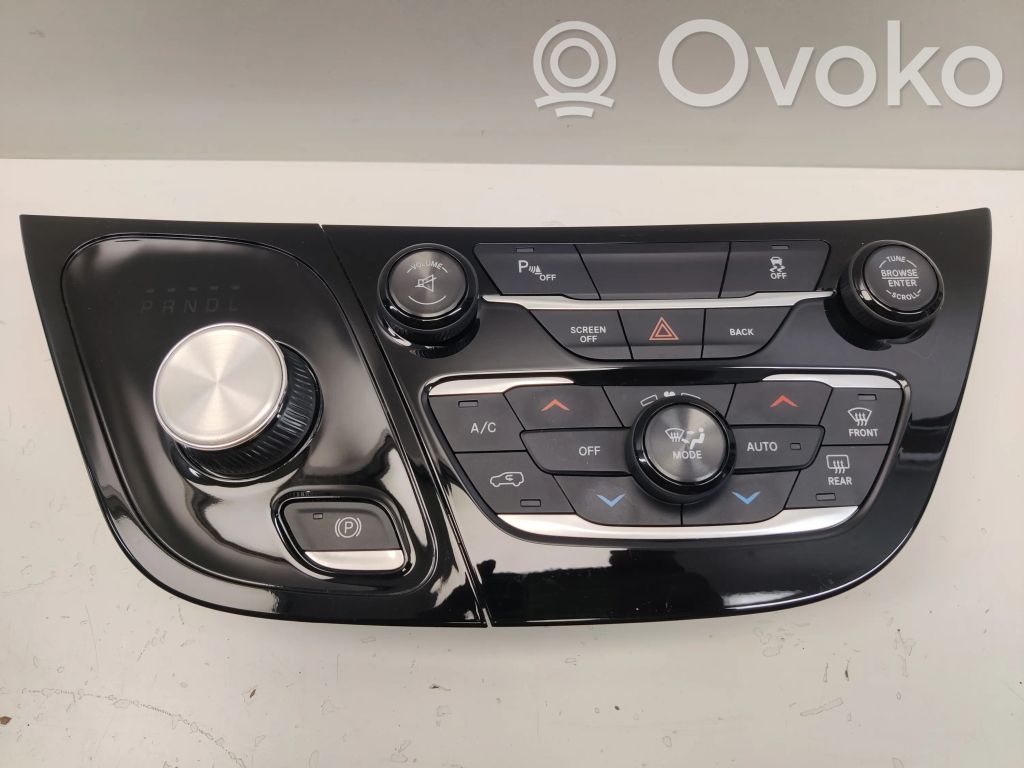 Chrysler Pacifica Air conditioner control unit module 