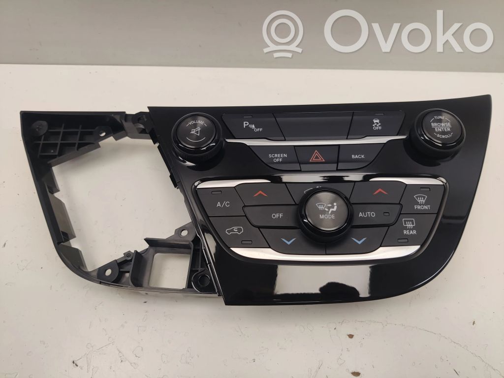 Chrysler Pacifica Air conditioner control unit module 
