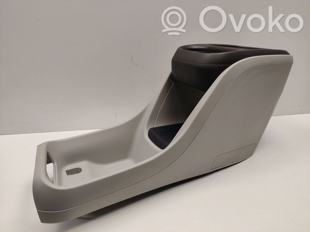 Center console   5RJ94TRMAA,5XF83TRMAA
