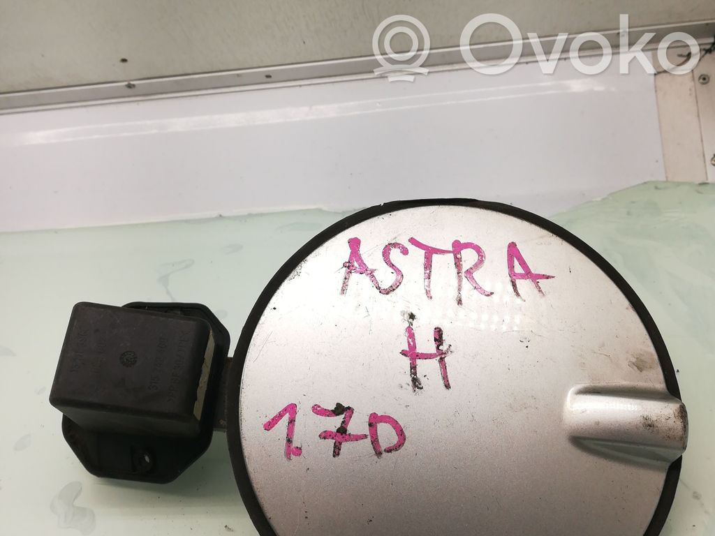 Opel Astra H Klapka wlewu paliwa 