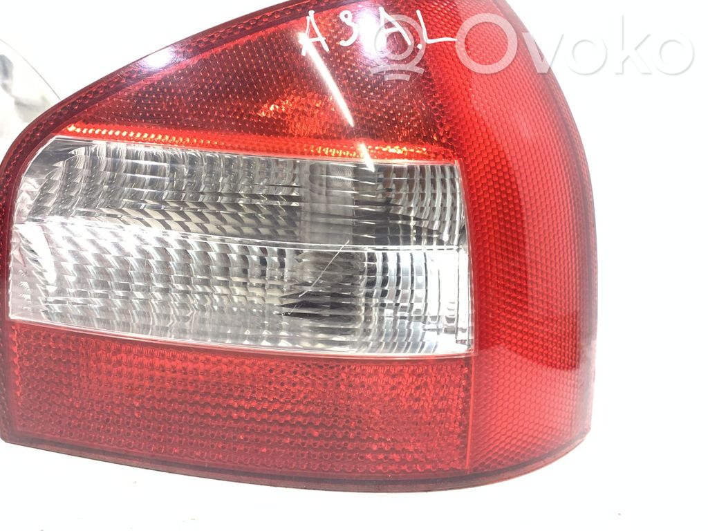 Audi A3 S3 8L Aizmugurējais lukturis virsbūvē 