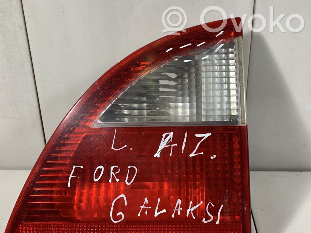 Aizmugurējais lukturis pārsegā   7M5945094B