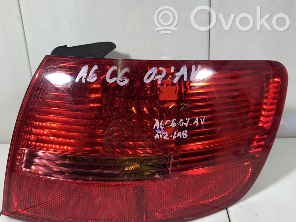 Audi A6 S6 C6 4F Aizmugurējais lukturis virsbūvē 