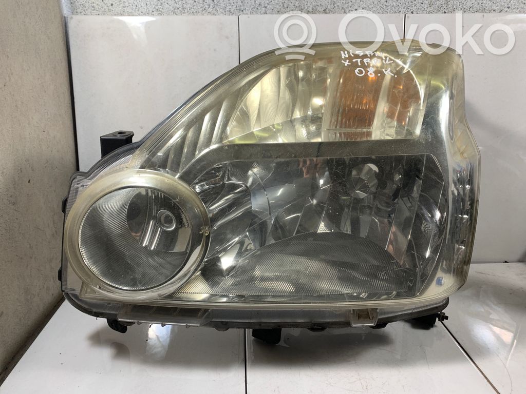 Nissan X-Trail T31 Lampa przednia 