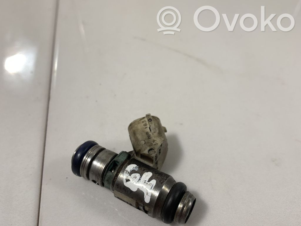 Inyector de combustible   036031AC