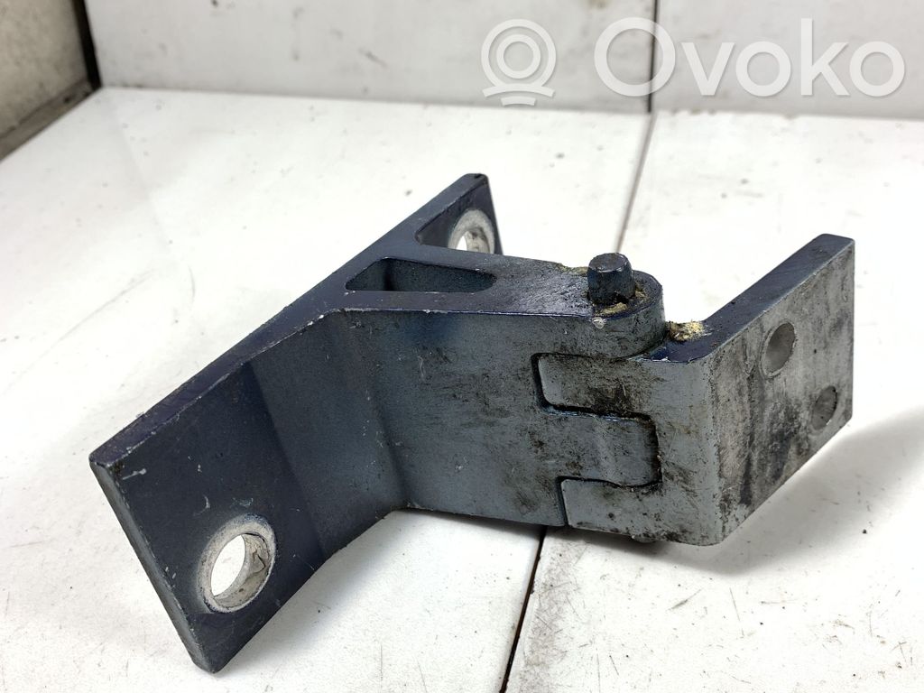 Audi A8 S8 D2 4D Front door lower hinge 