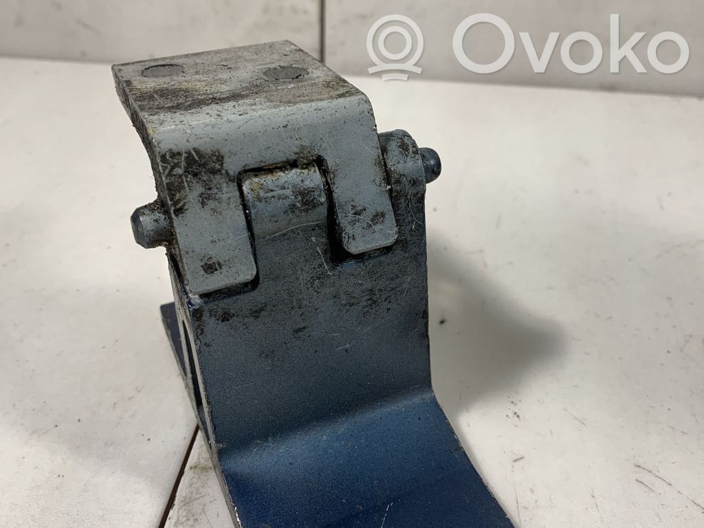 Audi A8 S8 D2 4D Front door lower hinge 