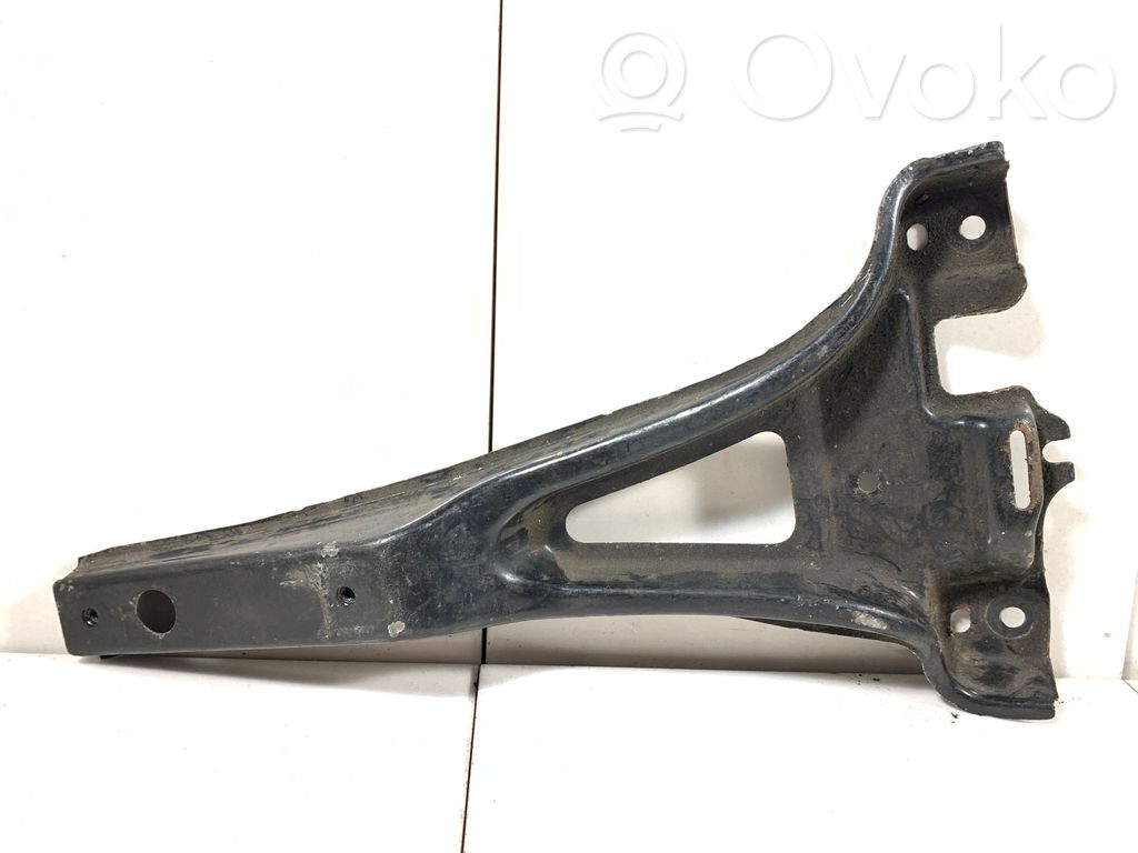 Volkswagen Golf IV Radiator support slam panel bracket 