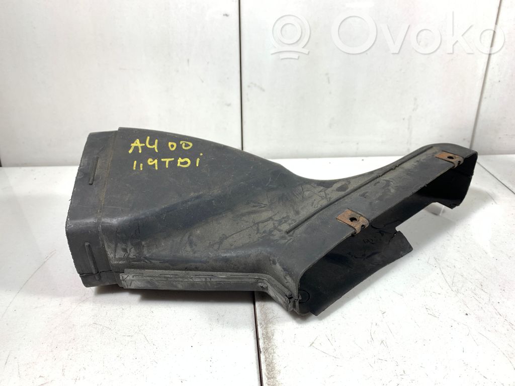 Audi A4 S4 B5 8D Ilmanoton kanavan osa 