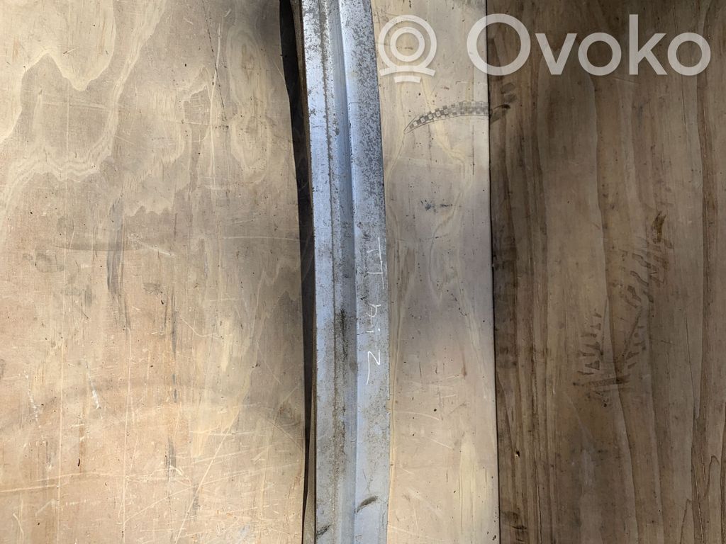 Aizmugurē bampera balka   8N0807309B
