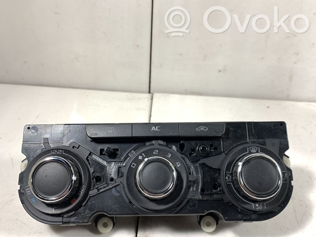 Skoda Octavia Mk2 (1Z) Climate control unit 
