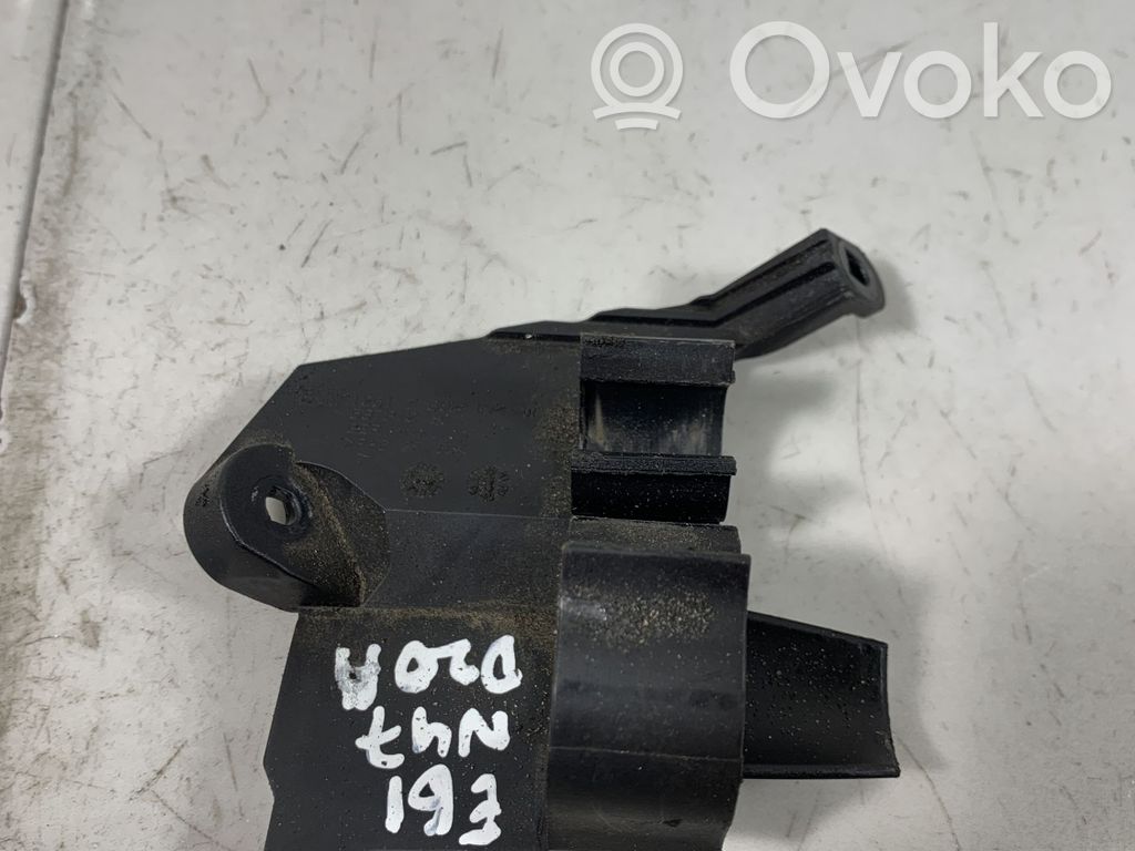 Otros repuestos del compartimento del motor   1251780219201