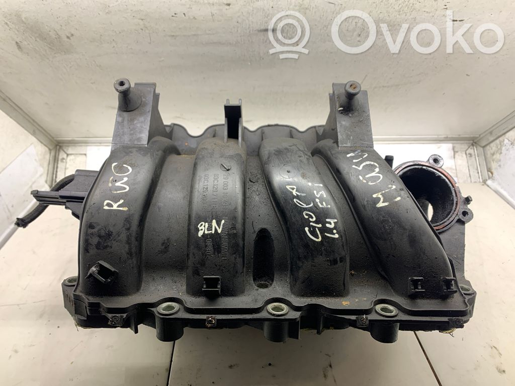 Volkswagen Golf IV Colector de admisión 
