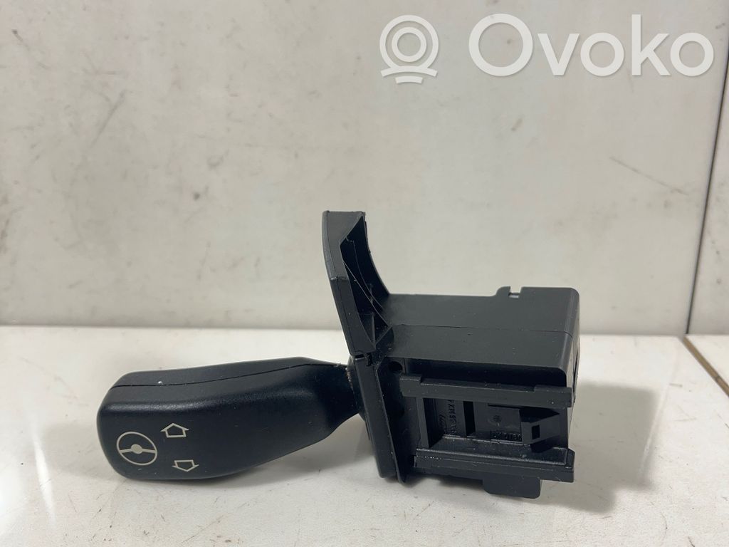 Steering wheel adjustment switch   8373901