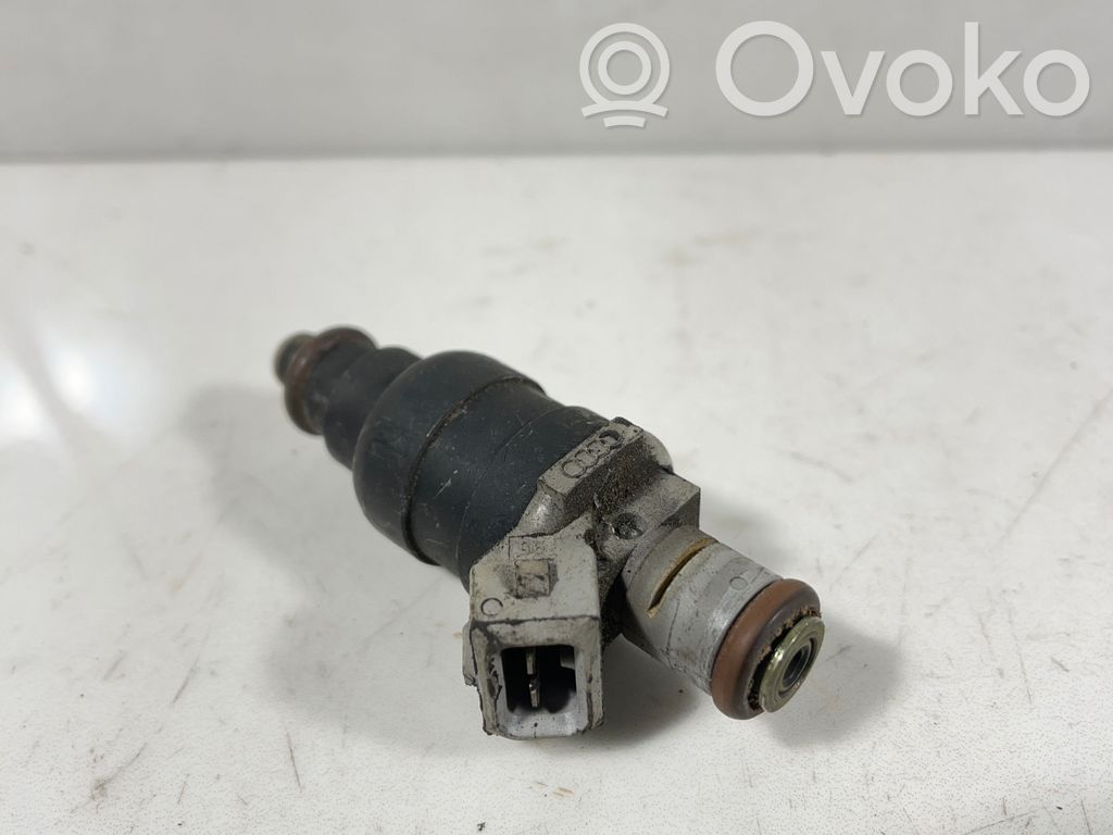 Audi A6 S6 C4 4A Inyector de combustible 
