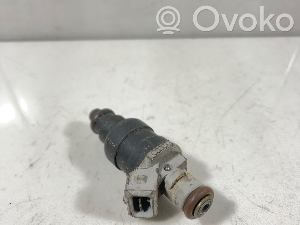 Audi A6 S6 C4 4A Inyector de combustible 