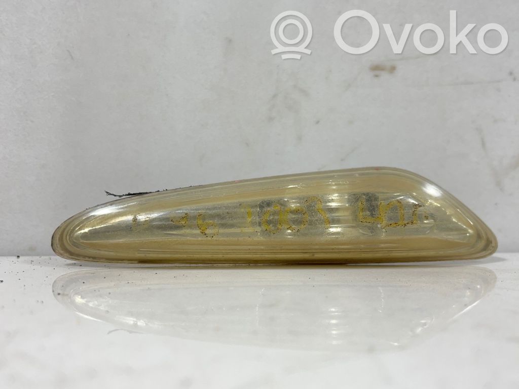 BMW 3 E46 Front fender indicator light 