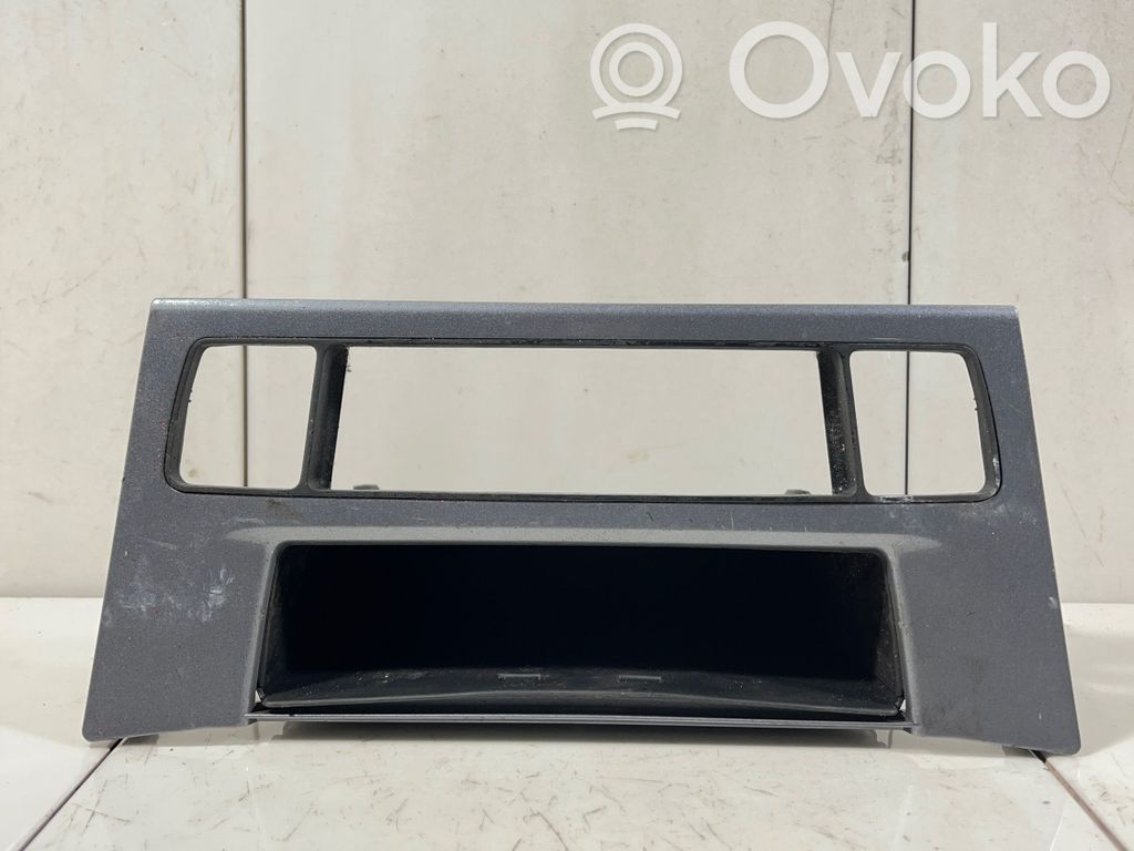 BMW 5 E60 E61 Daiktadėžė centrinės konsolės 