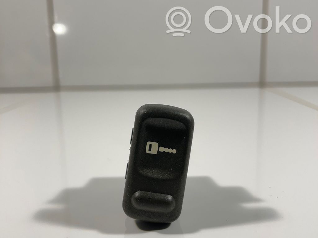 Volvo S40, V40 Central locking switch button 