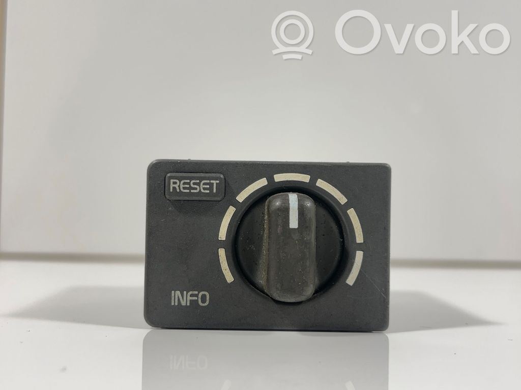 Volvo S40, V40 On-board computer control switch 
