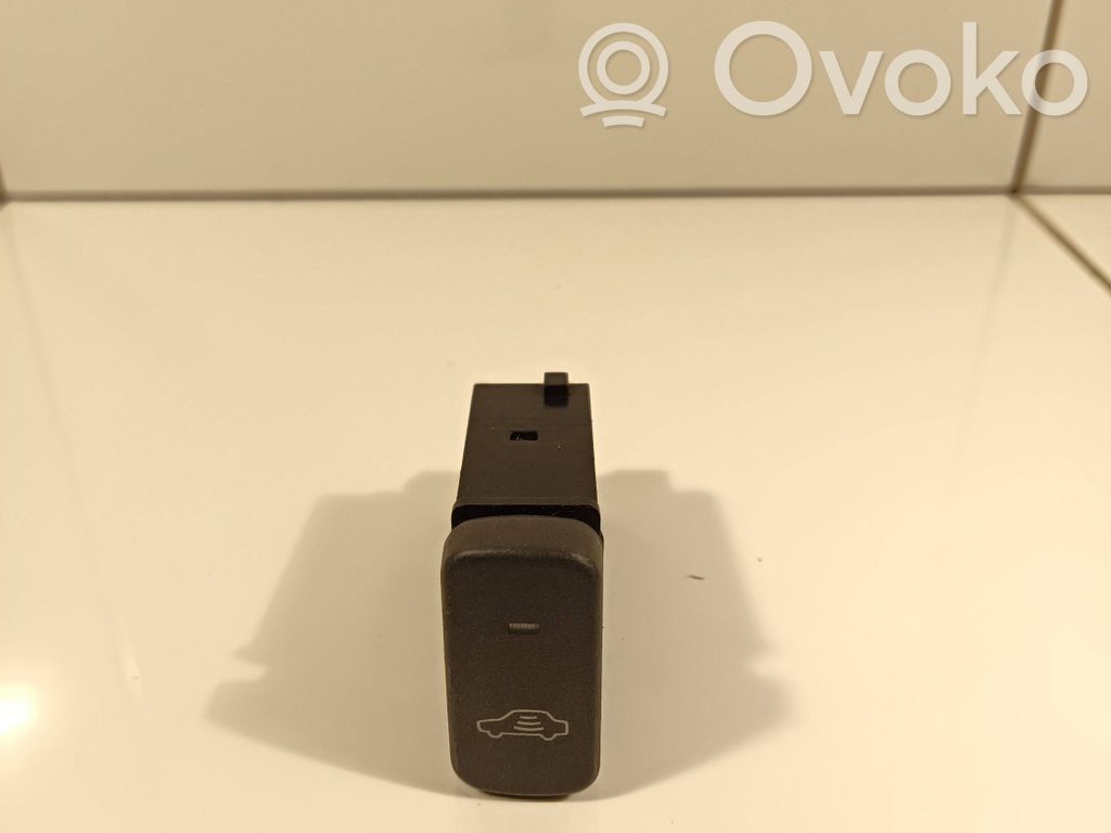 Volvo S40, V40 Alarm switch 