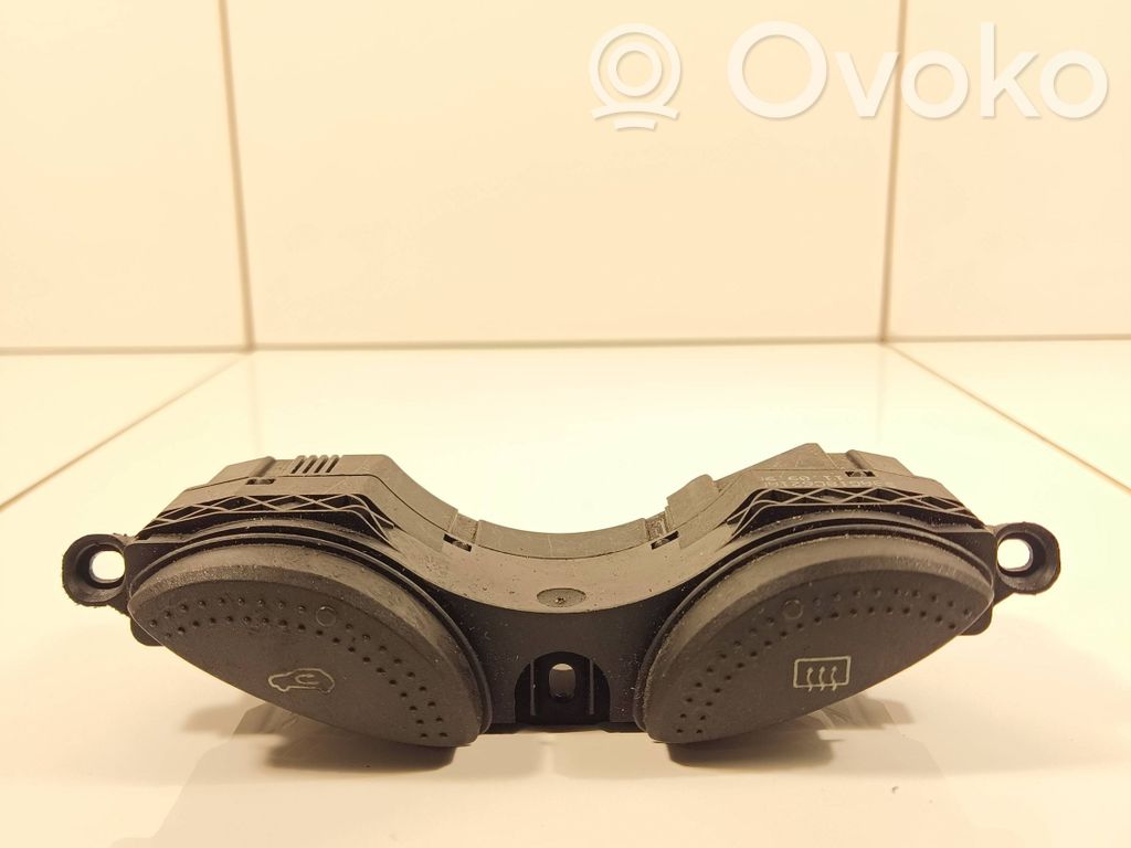 Ford Focus Windscreen/window heater switch 
