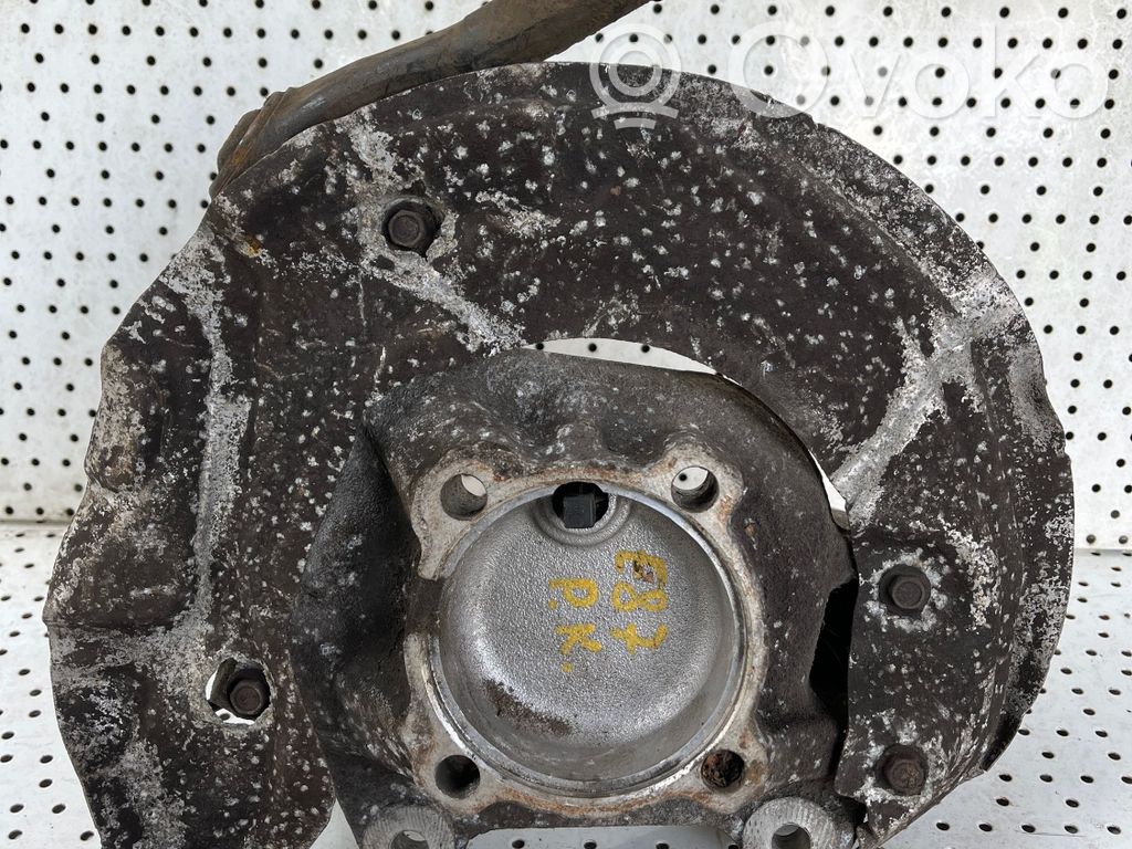 BMW 1 E81 E87 Front wheel hub spindle knuckle 