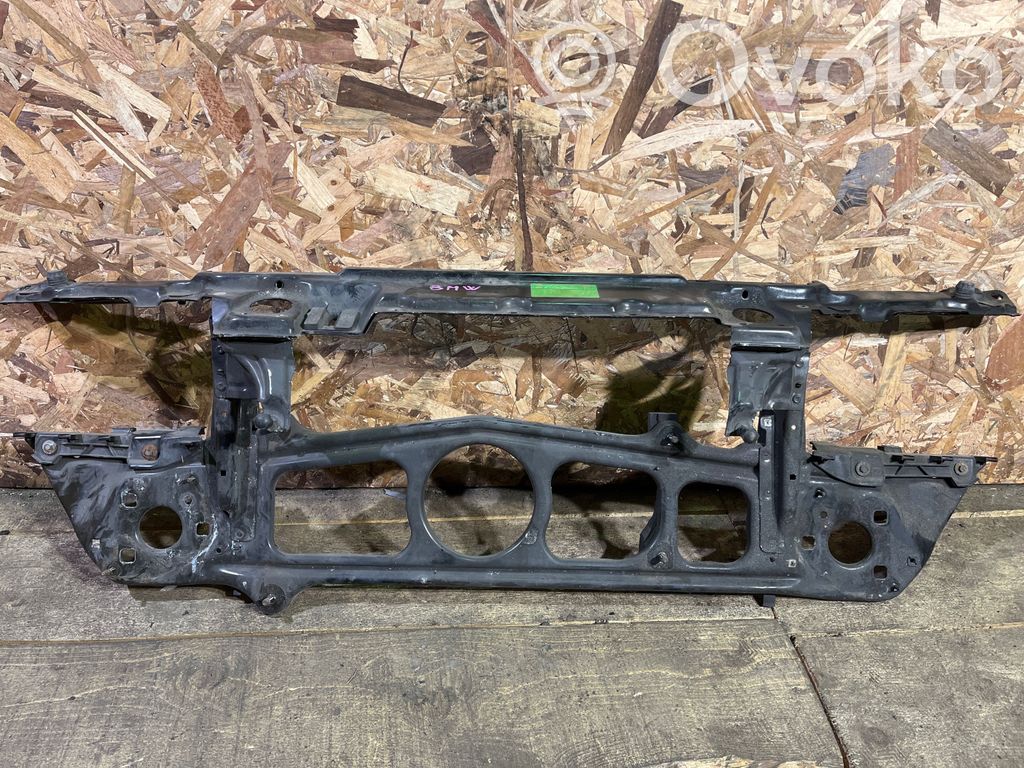 BMW 5 E39 Radiatoru panelis 